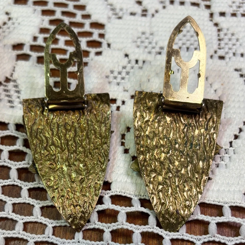 Vintage floral brass dress clips - Picture 4 of 8